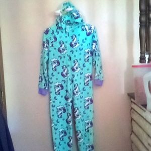 3/$15🐵-bundle only-Very cute unicorn hooded pajamas